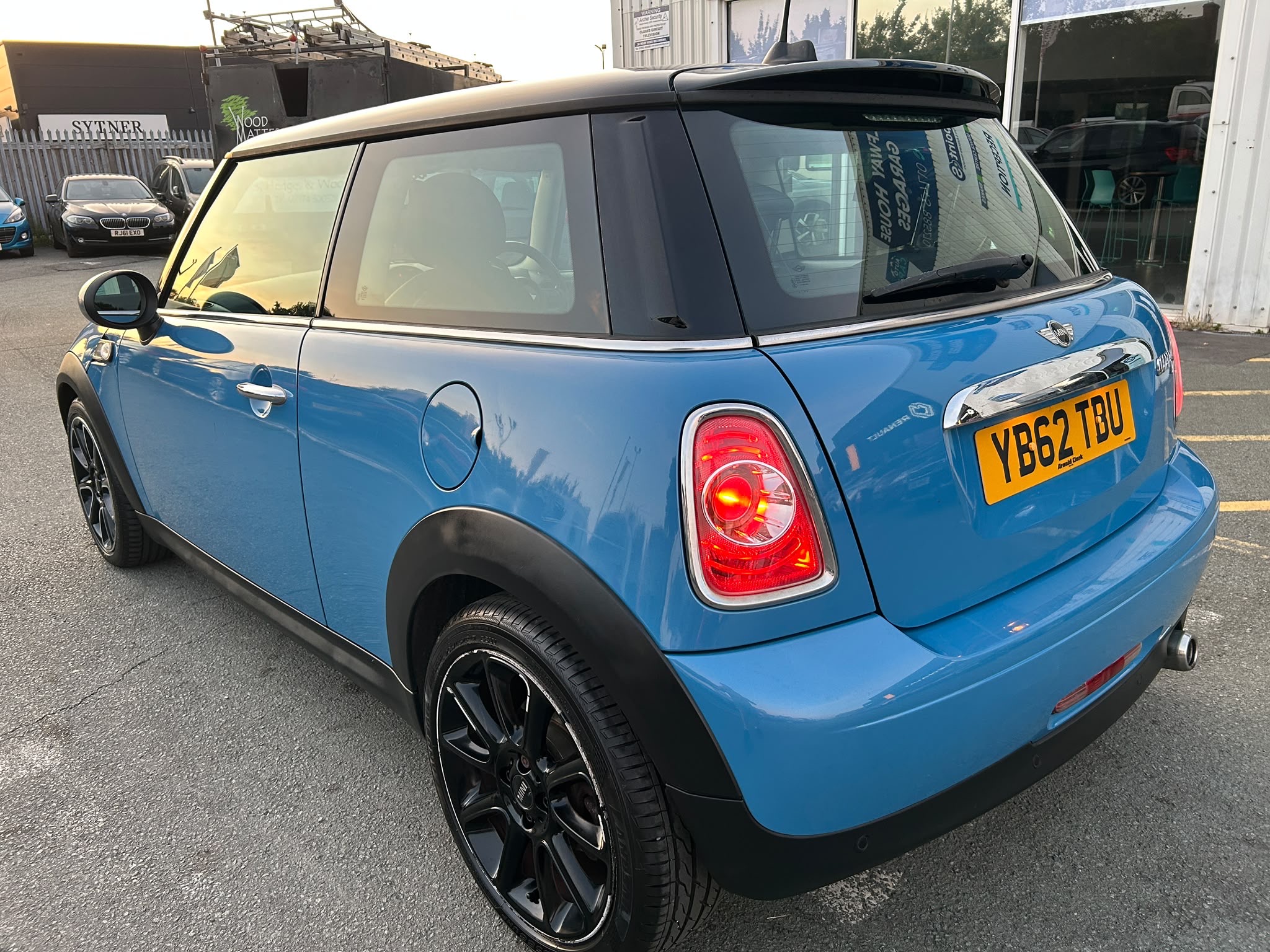 2013 Mini Hatch thumbnail 4
