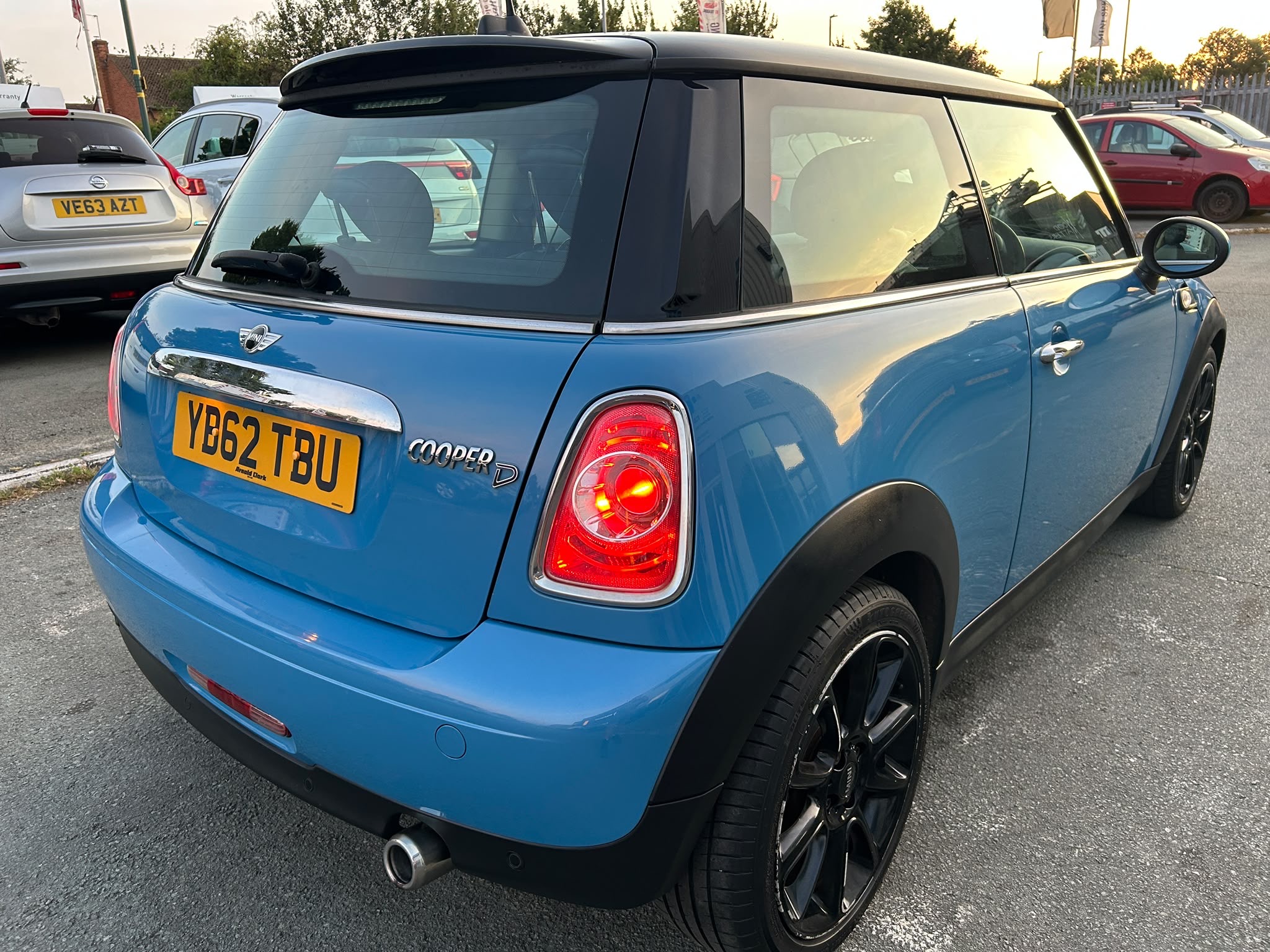 2013 Mini Hatch thumbnail 3